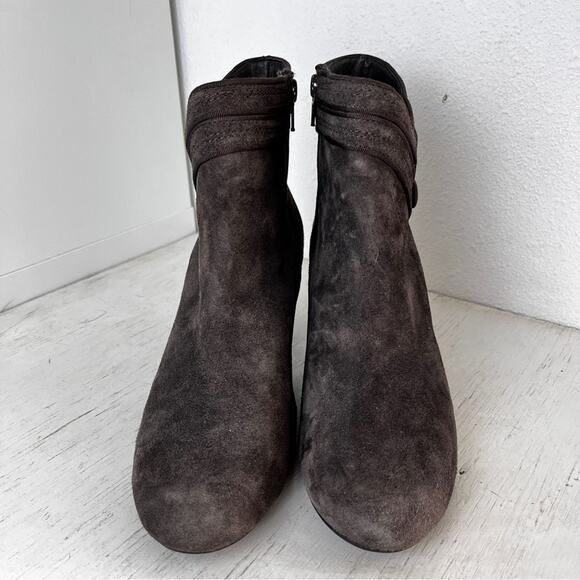 Clarks Brown Suede Ankle Boots Block Heel Button detail size 8 - Picture 4 of 15